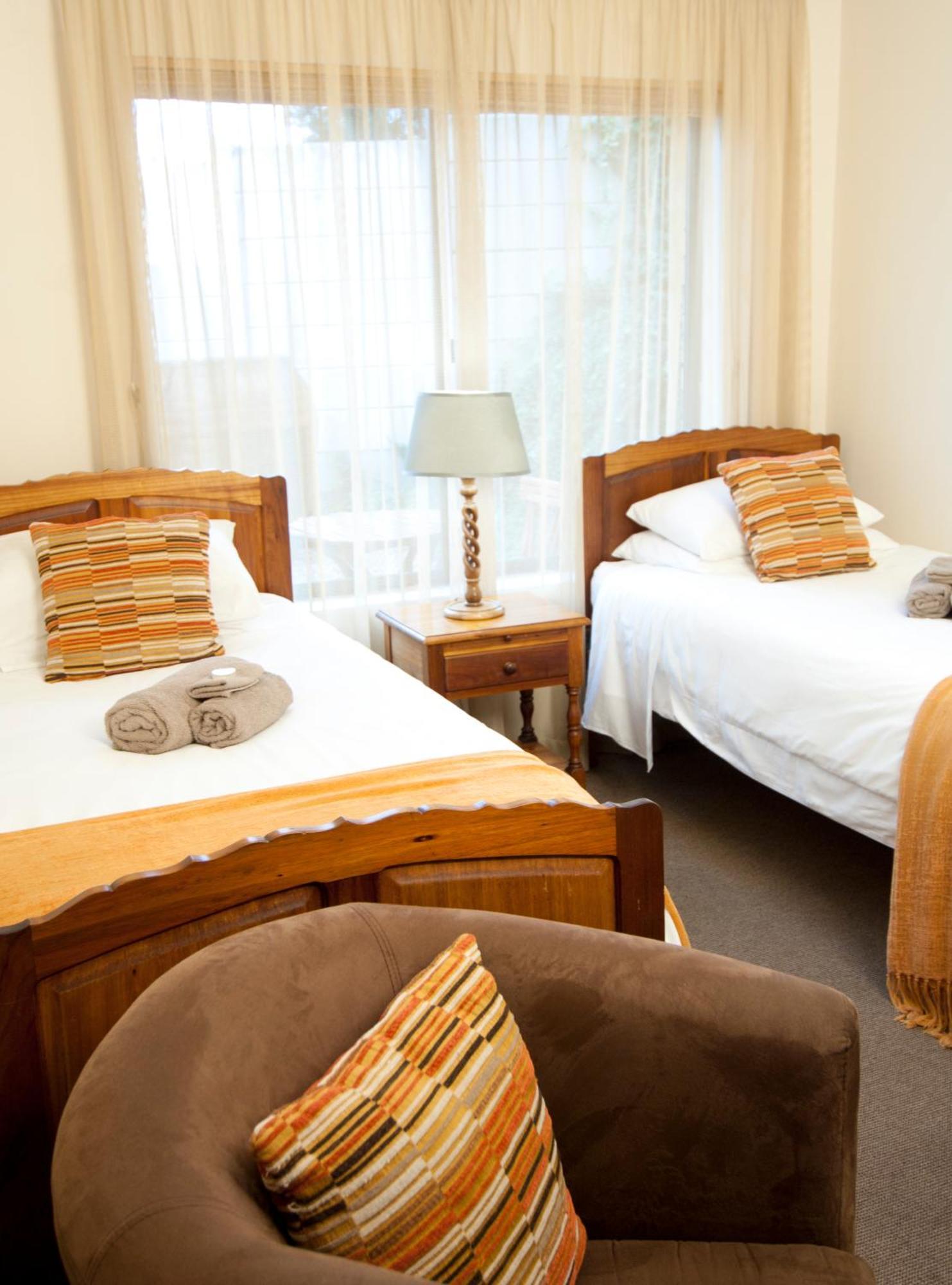 Overmeer Guest House Книсна Екстериор снимка